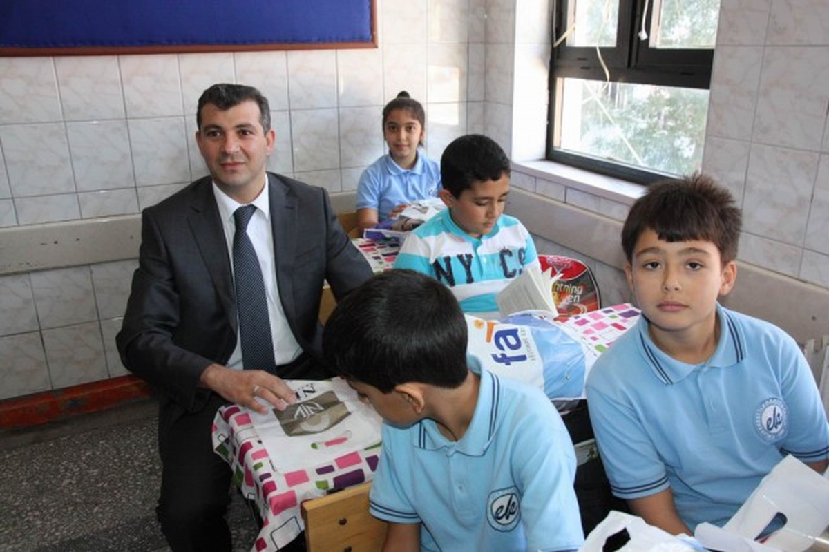 Aksaray\'da Protokol Üyeleri Öğrencilerle Buluştu