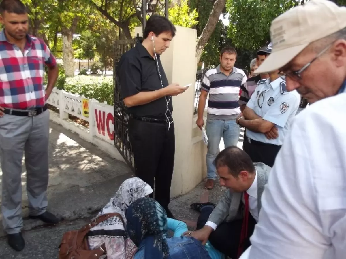 Anma Etkinliğinde Sara Paniği