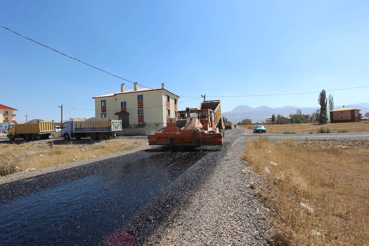 Aziziye\'de Asfaltlama Çalışmaları