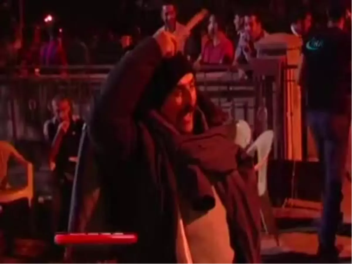 Erzincan\'da Bir Damadı Baltayla Tıraş Ettiler