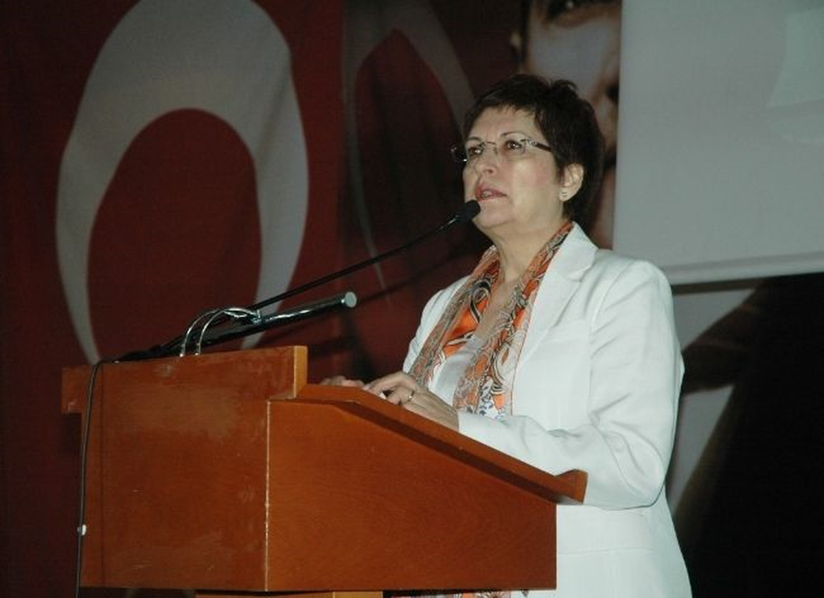 CHP\'li Sarı: AKP Kindar ve Dindar Mücahitler Yetiştirmek İstiyor