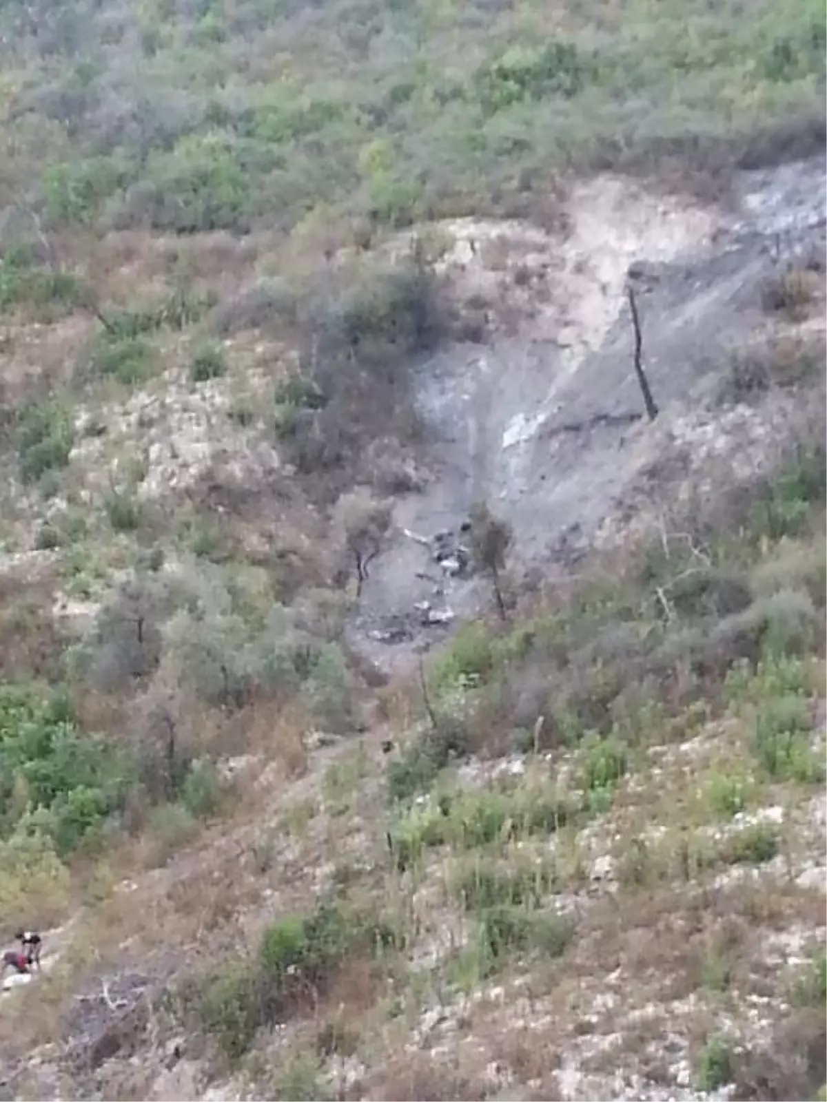 Muhalifler: Helikopterdeki 2 Pilot Öldü, 1\'i Rehin