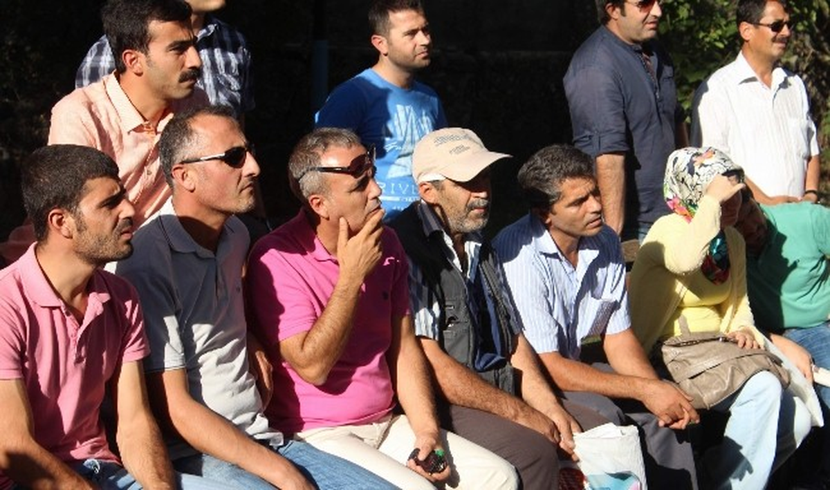 Diyarbakır Milli Eğitim Müdürlüğü Bahçesinde Kürtçe Matematik Dersi Verildi