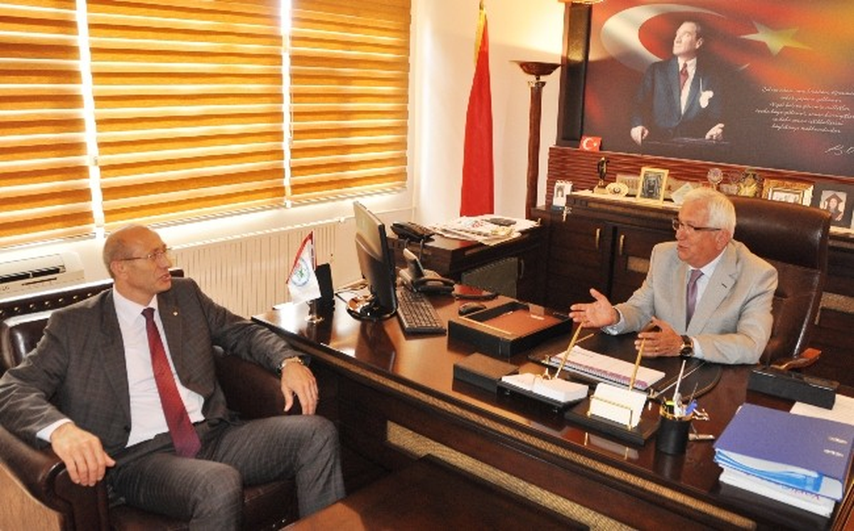 Erdemir Genel Müdürü Orhan, Başkan Posbıyık\'ı Ziyaret Etti