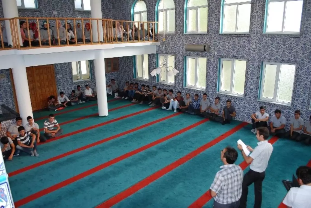 Gazipaşa Anadolu İmam Hatip Lisesi'nde İlk Gün Derslik Sıkıntısı Yaşandı