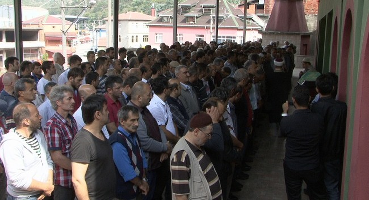 Göçük Altında Kalarak Ölen Madenci Toprağa Verildi