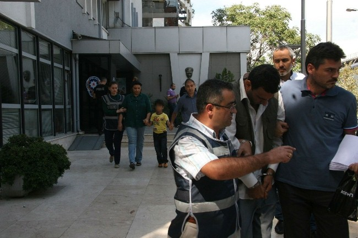 İranlı Anne Baba Cezaevine, 7 Yaşındaki Çocukları Devlet Yurduna