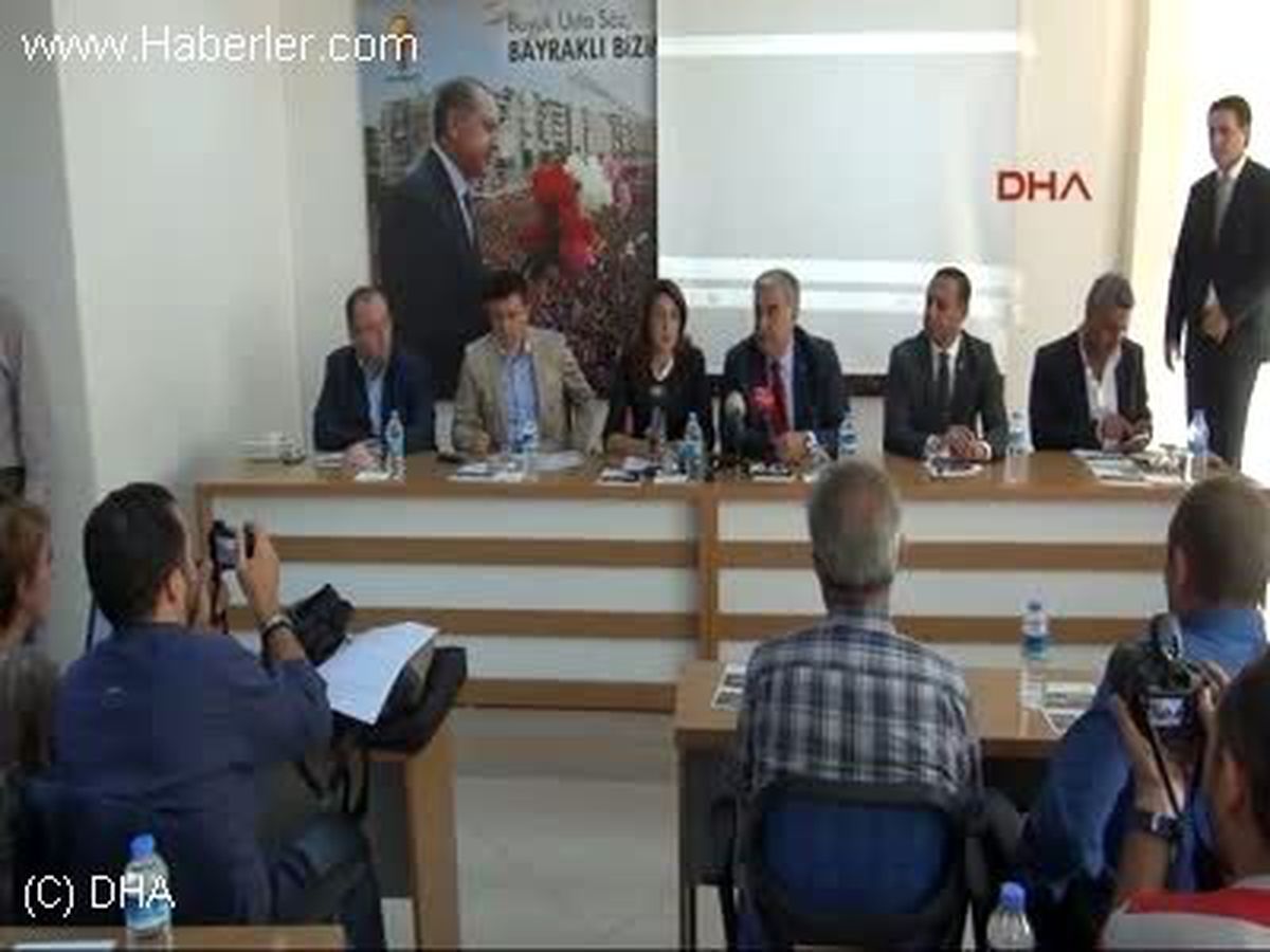 İzmir\'de AK Parti\'den Sağlık Kampüsü Tanıtımı