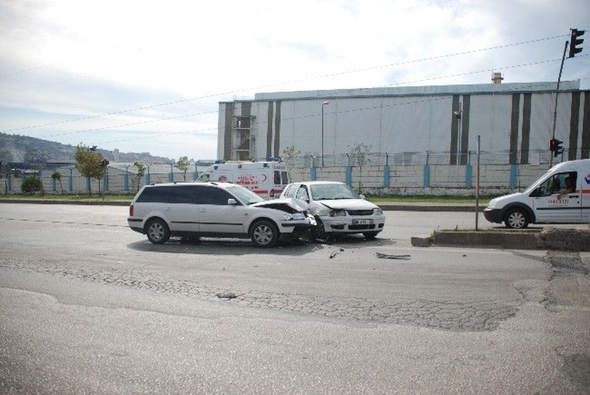 Konya\'da Trafik Kazası: 1 Yaralı