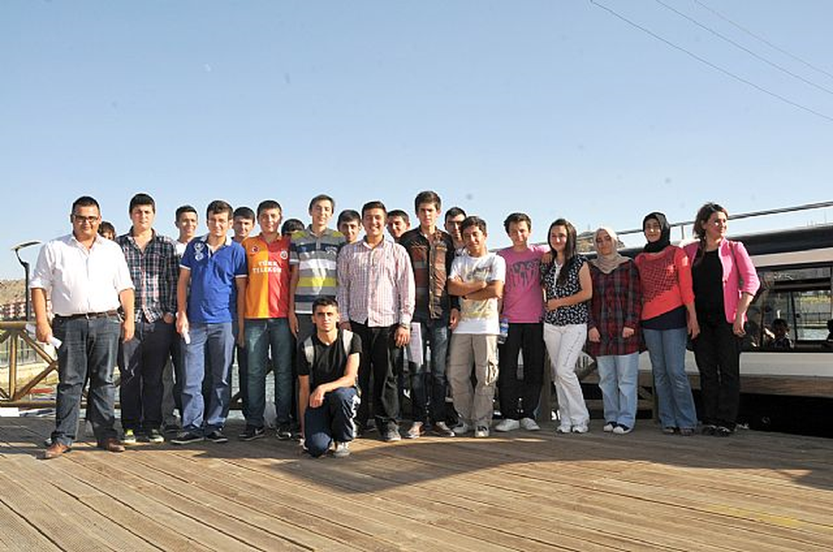 Öğrenci Meclisi Akarçay´da Stres Attı