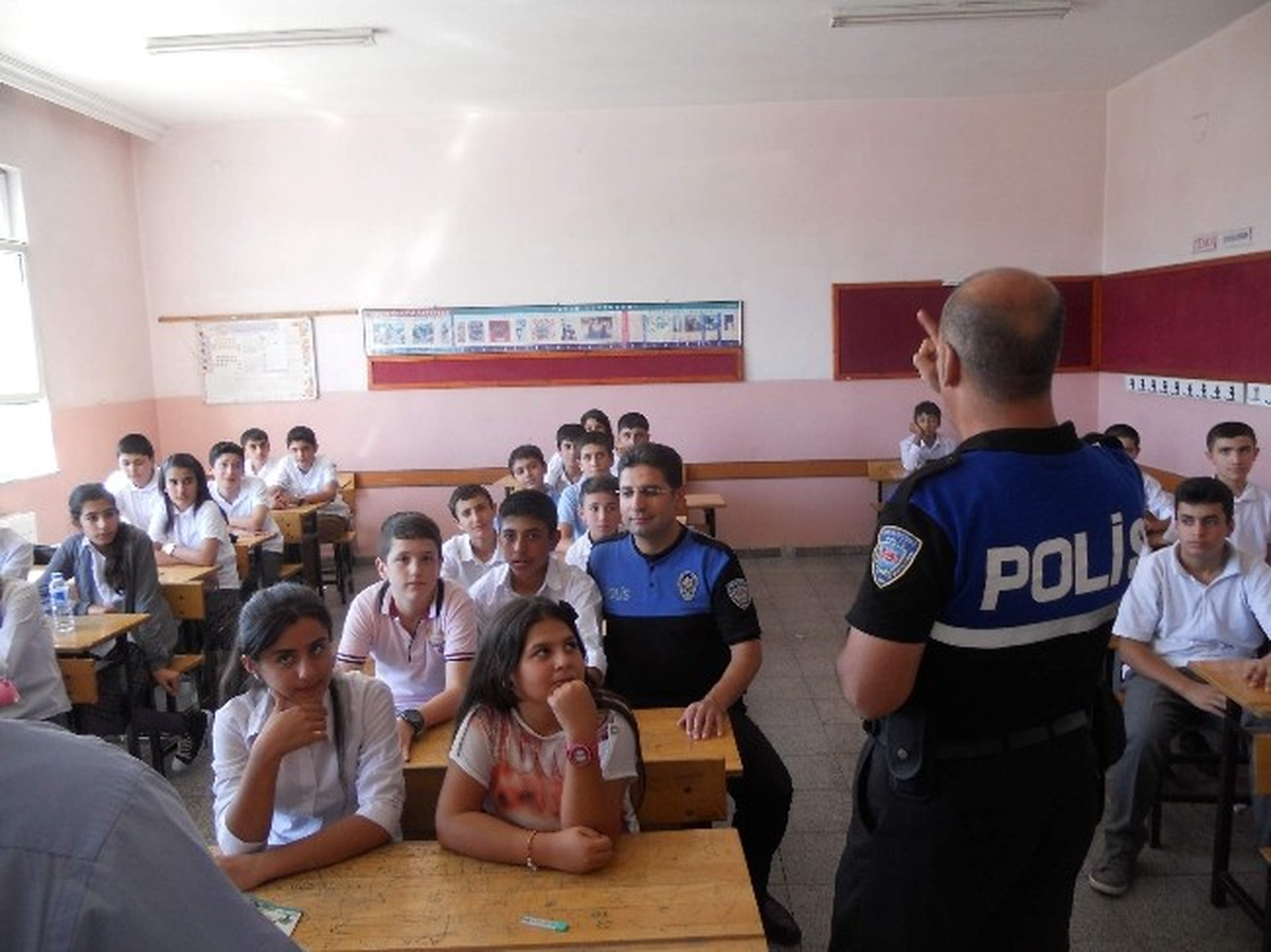 Polis, Çocukların Güvenliği İçin Çalışıyor