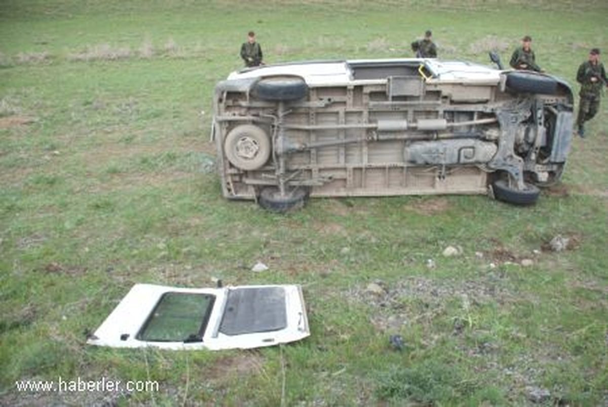 Servis Minibüsü Devrildi: 10 Yaralı