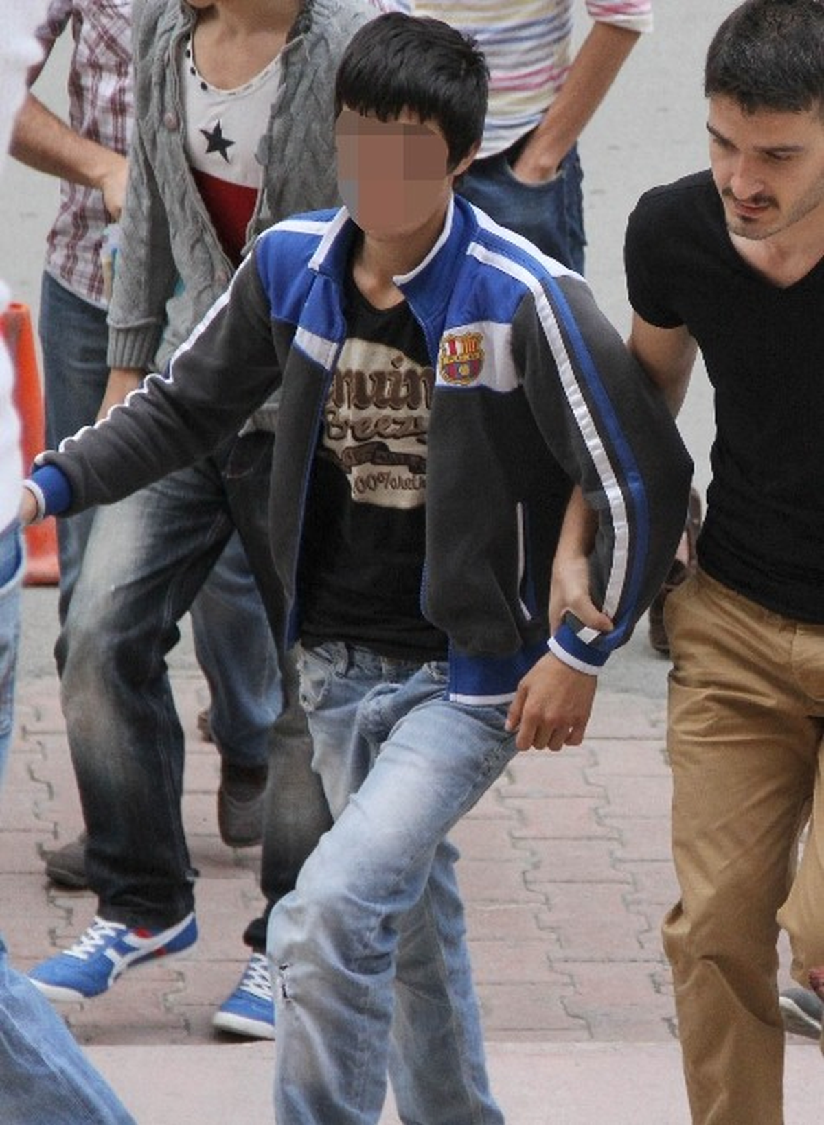 Silahlı Genç, Polisten Kaçamadı