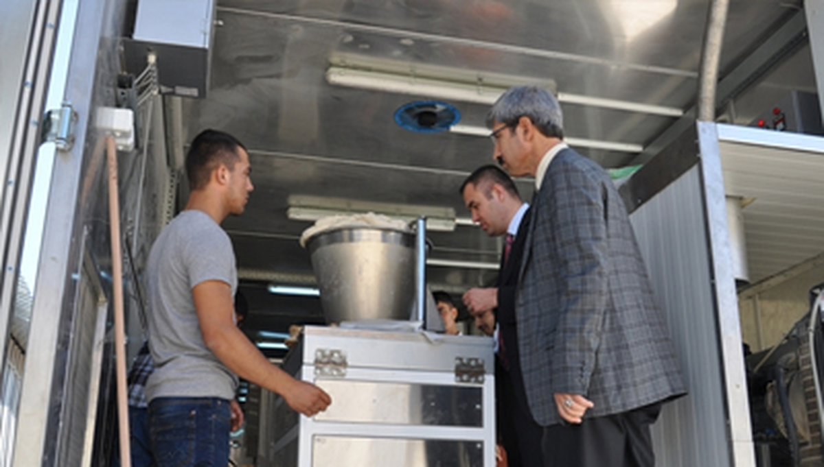Suriyelilere Günlük Beş Bin Ekmek