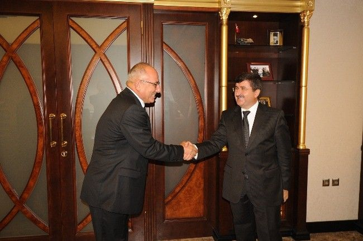 Tesob Başkanı Kara, Trabzon Valisi Öz\'ü Ziyaret Etti