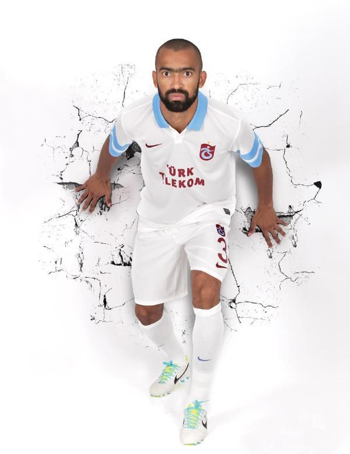 Trabzonsporlu Futbolcu Bosingwa\'dan Açıklamalar