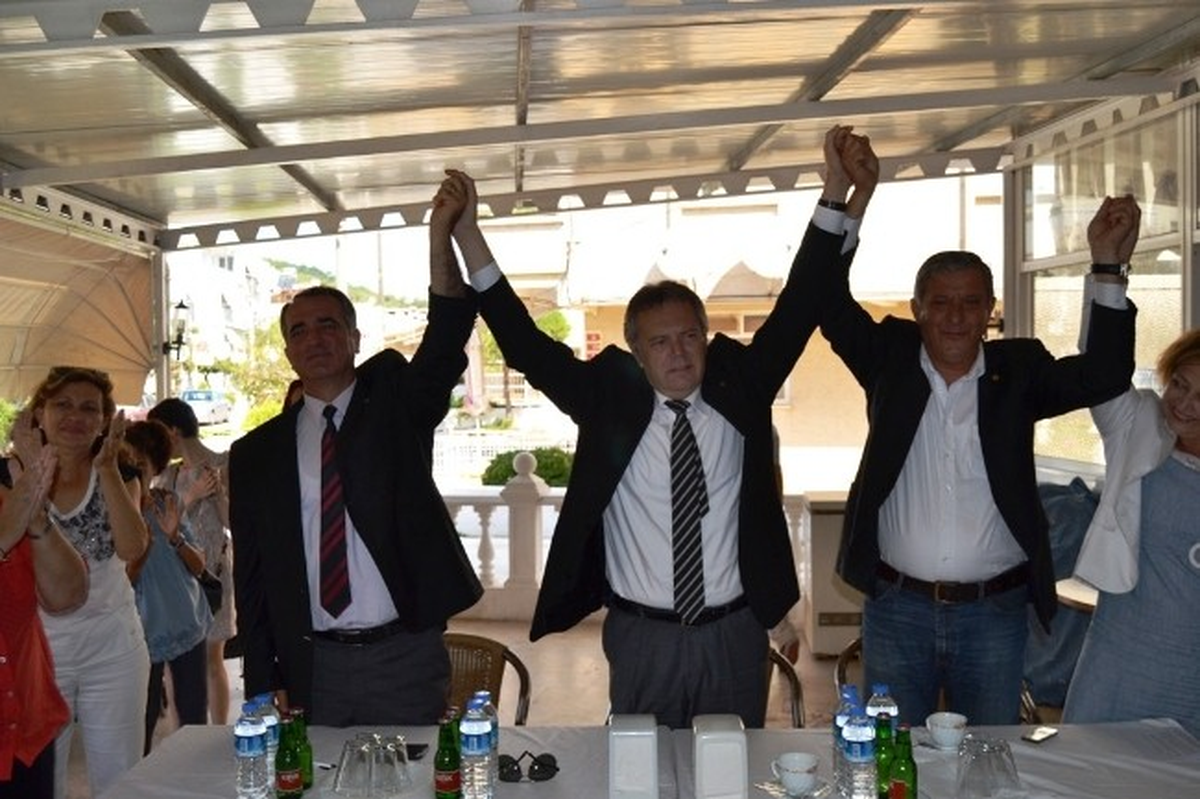 Zihinsel Engellilerden Belediye Başkanlarına Plaket