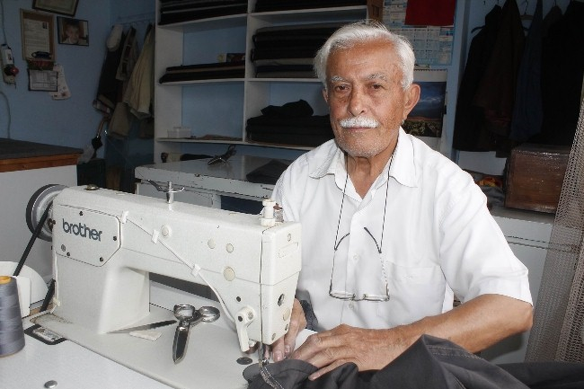 80 Yaşındaki Terzinin Üzüntüsü "Çırak" Olmaması