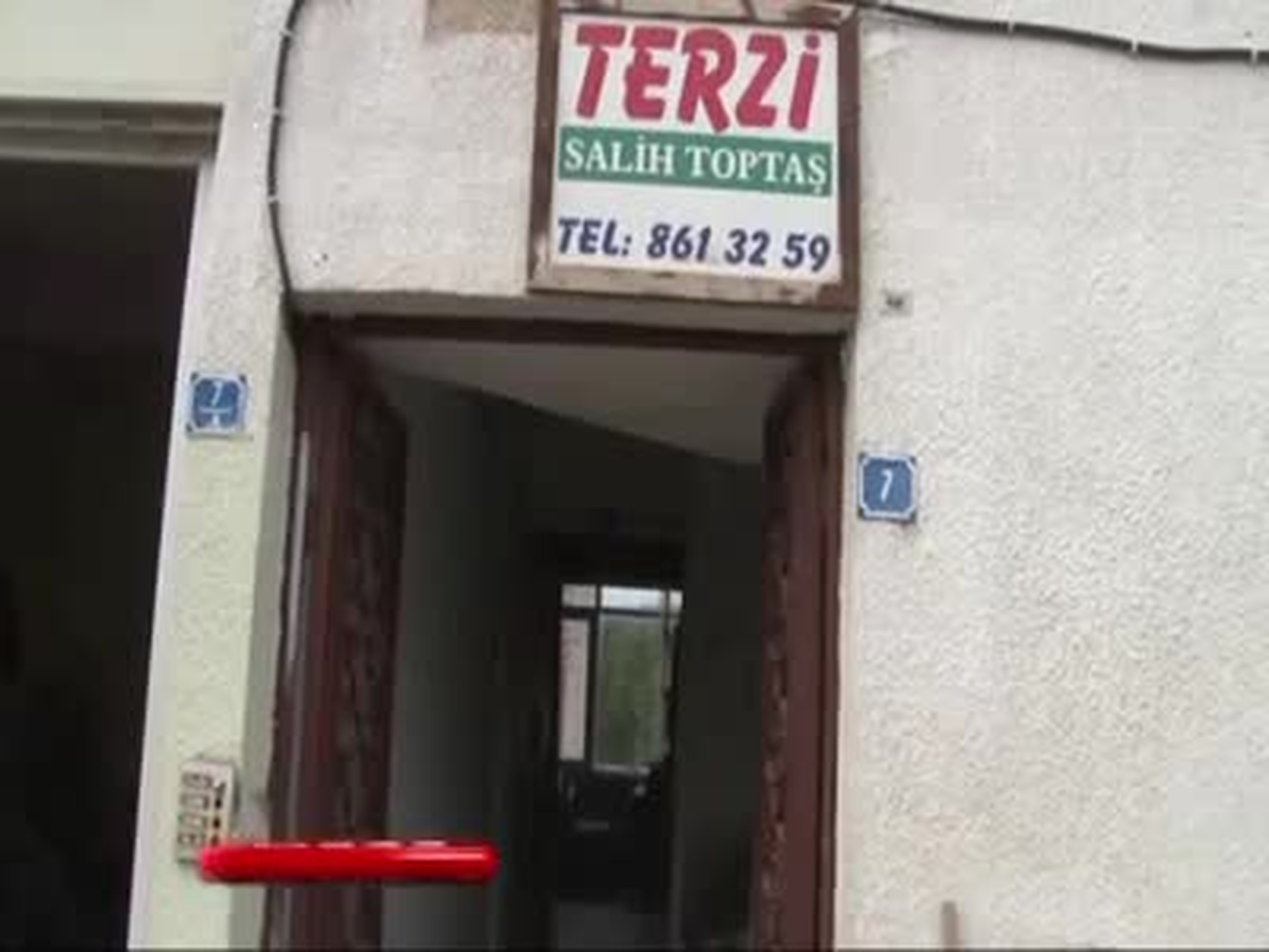 80 Yaşındaki Terzinin Üzüntüsü \'Çırak\' Olmaması