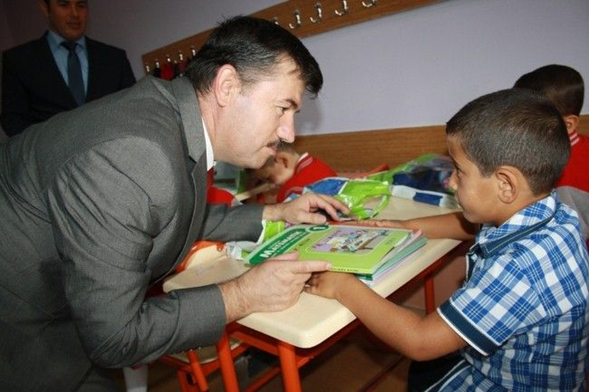 Ağrı\'da İlköğretim Haftası Kutlamaları