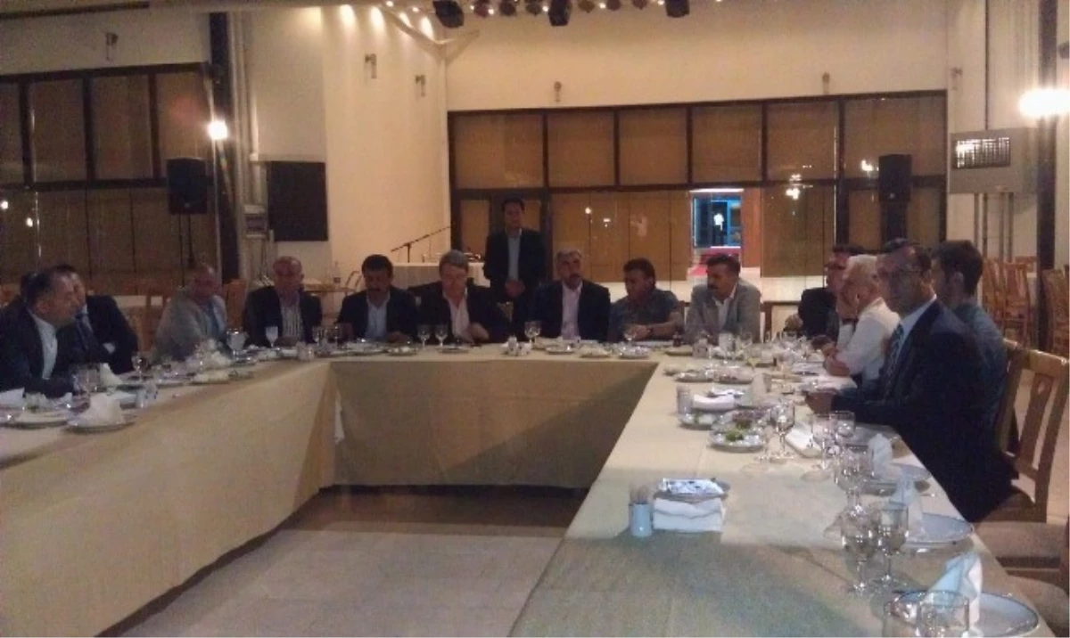 AK Parti Milletvekili Üstün Gümüşhane\'den Gelen Misafirlerini Ağırladı
