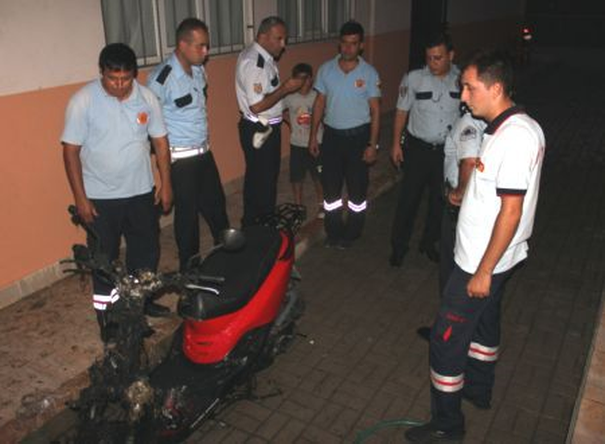 Alanya\'da Çalıntı Motosiklet Yandı