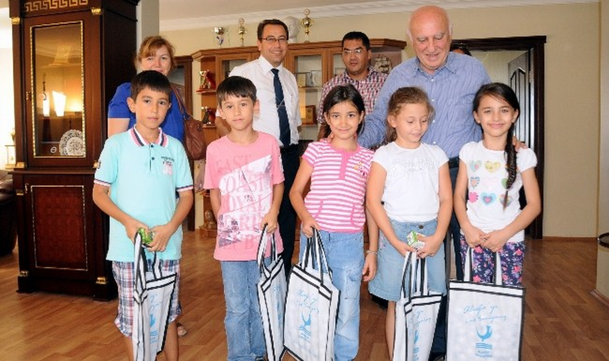 Aliağa\'da Mutlu Bir Eğitim Tablosu