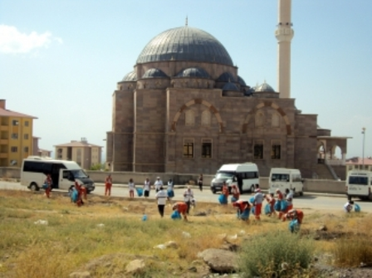 Belediye\'nin Temizlik Kampanyaları Devam Tam Hız Gidiyor