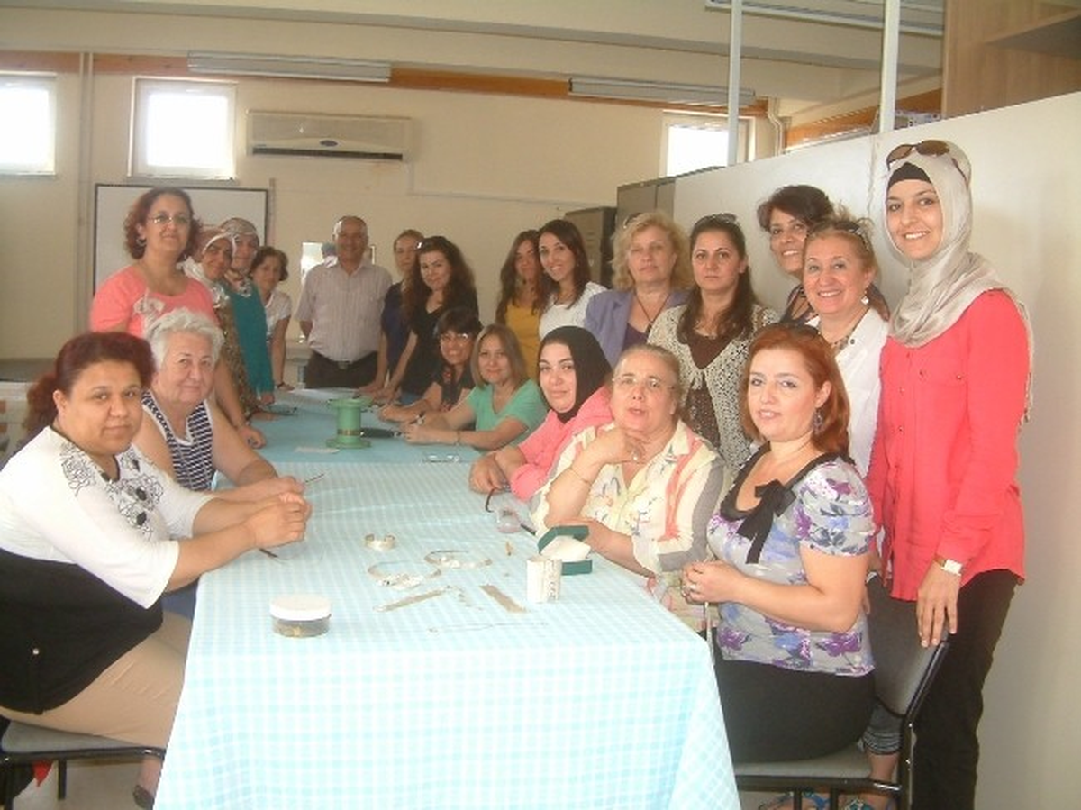 Burhaniye\'de Gümüş Takı İşlemeciliği Kursu