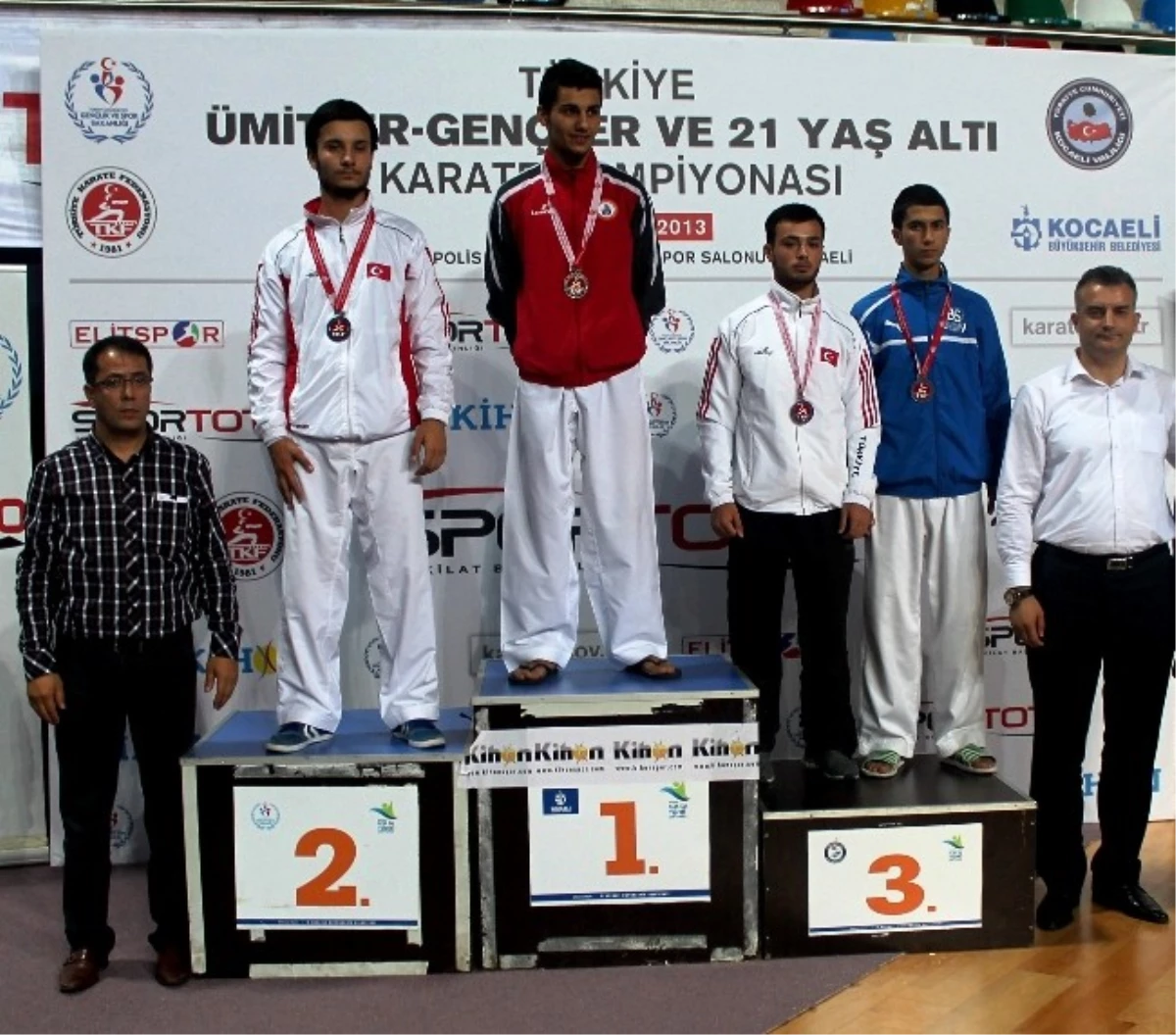 Dünya Şampiyonasına Büyükşehir\'den 2 Karateci