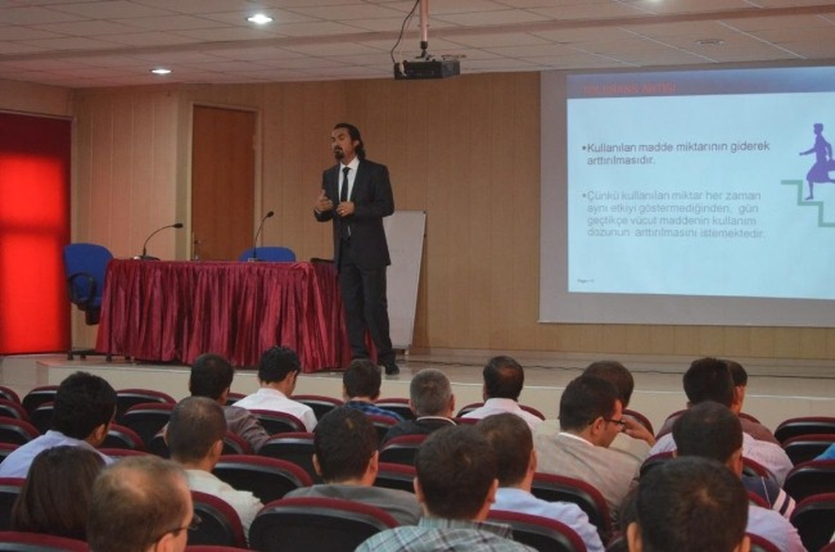 Emniyet Müdürlüğünden Madde Bağımlılığı ile Mücadele Seminer