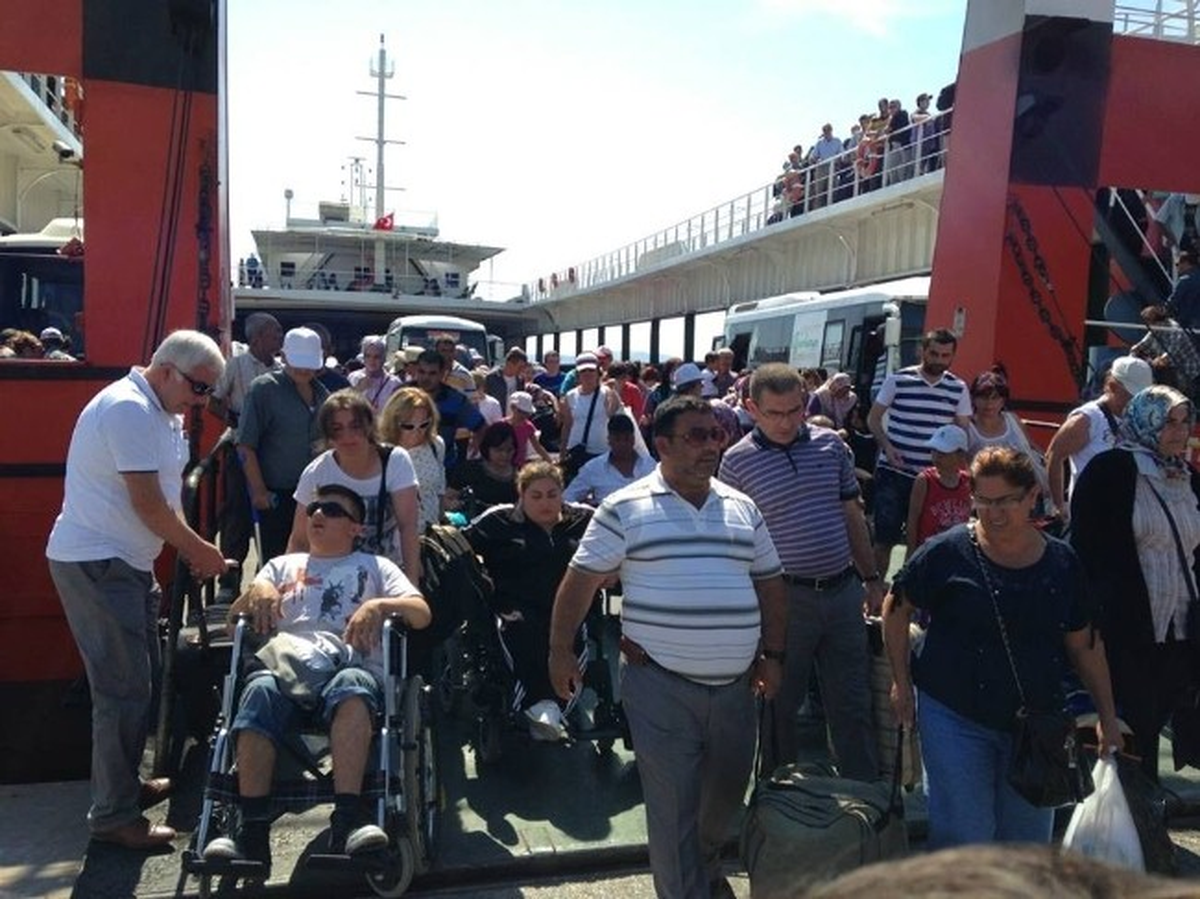 Engelliler Avşa Adası\'nda Moral Depoladı