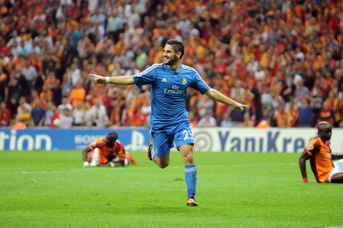 Galatasaraylı Taraftar Tribünde Beyin Kanamasından Öldü