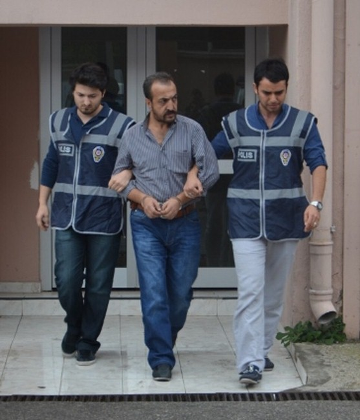 İnternet Aracılığıyla 64 Bin TL Dolandırdı