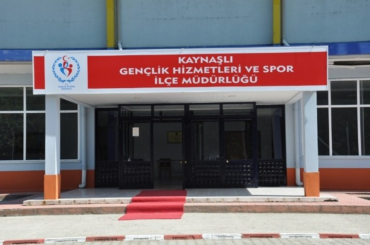 Kaynaşlı Ghsim\'den Halı Saha Futbol Turnuvası