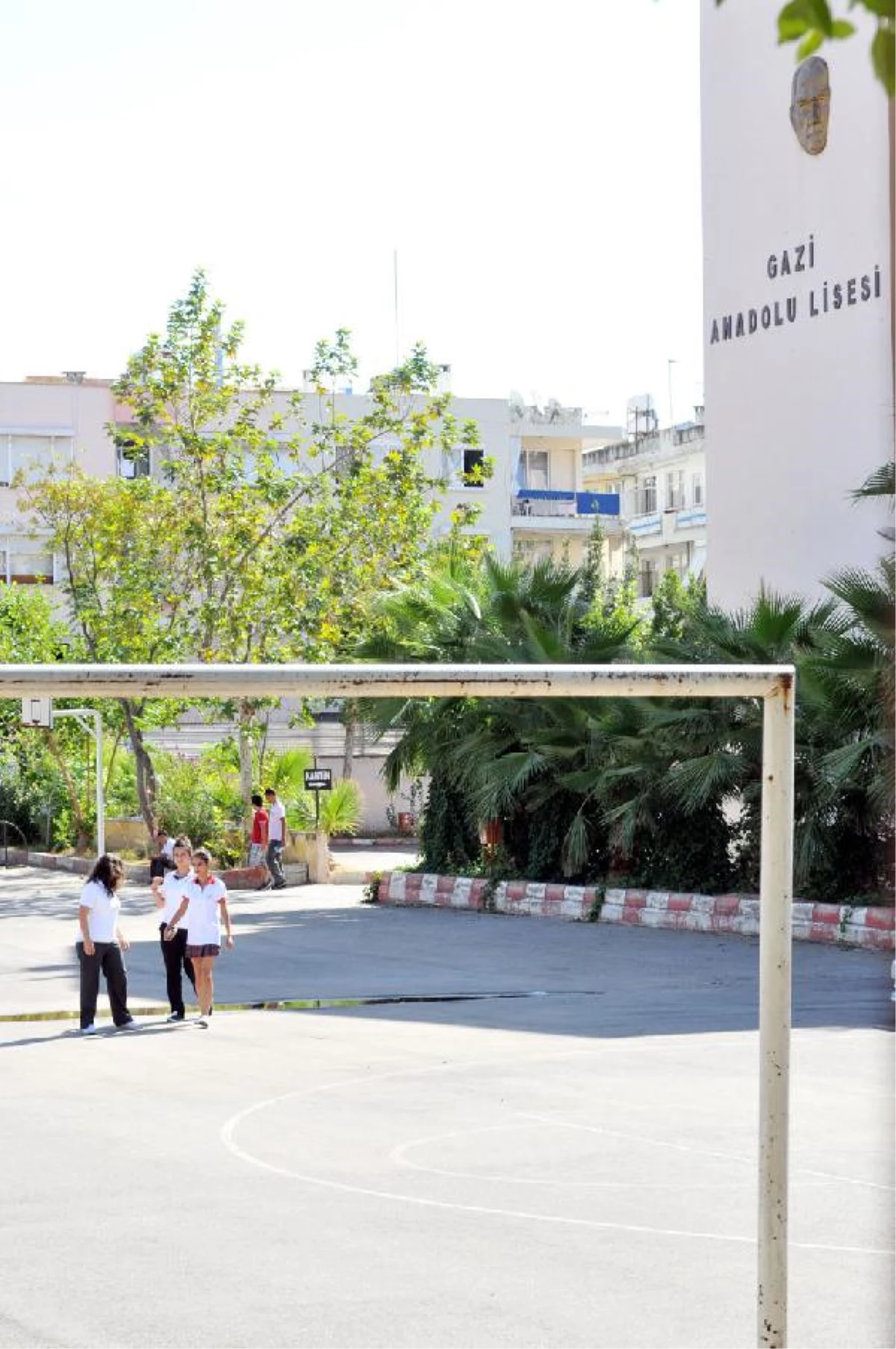 Antalya\'da, Lisede Etek Yasağı İddiasına İnceleme