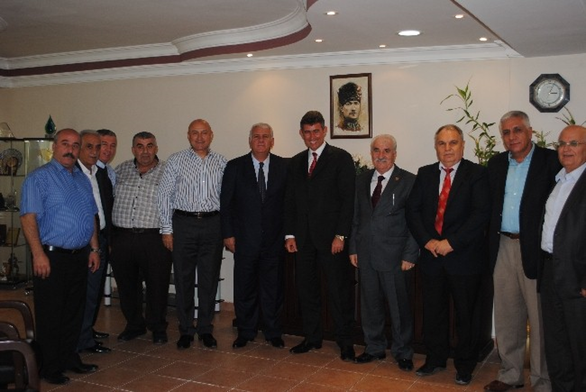 Başkan Feyzioğlu, İzmir Esnafı\'nı Unutmadı