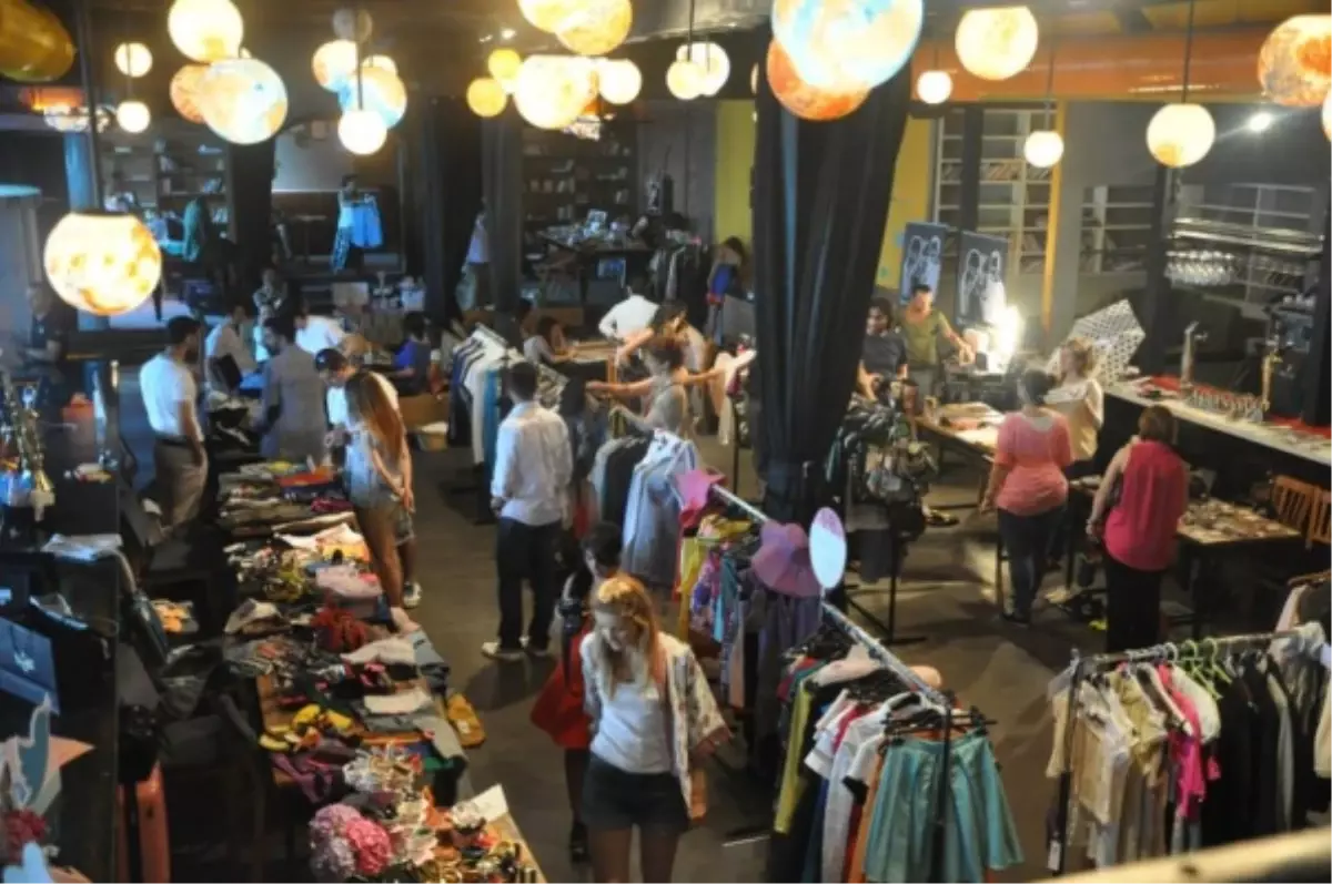 Moda, Tasarım ve Alışverişle Dolu Rengarenk Bir Blogger Bazaar