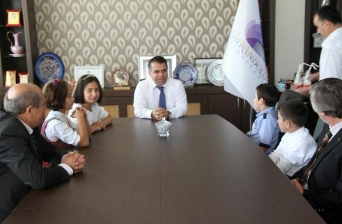 Öğrenciler Başkan Aksoy\'a Ziyaret