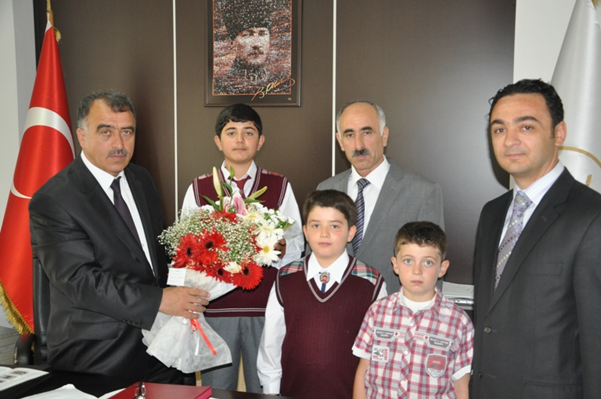 Öğrenciler Gümüşhane Belediye Başkanını Ziyaret Etti