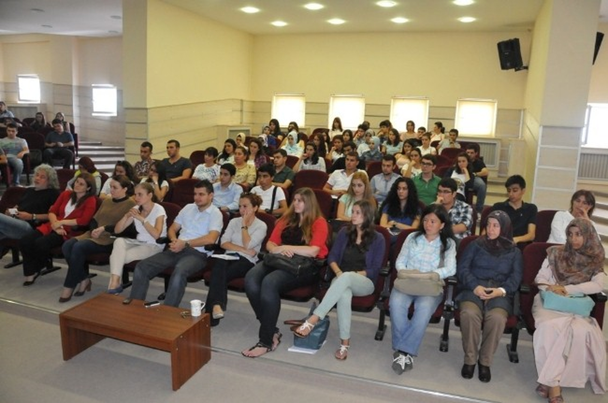Omü\'ye Yeni Gelen Öğrencilerle Tanışma Toplantıları