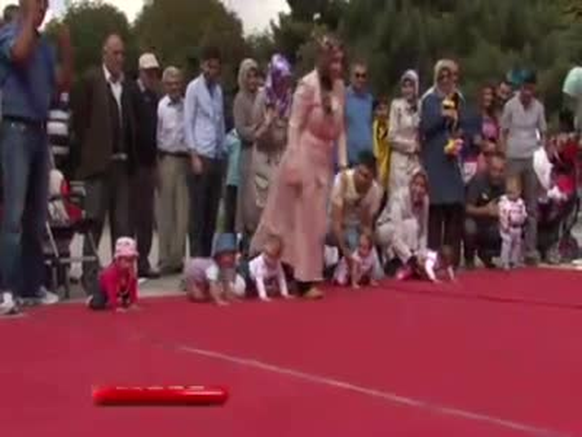 Sanki Bebekler Değil Anneleri Yarıştı