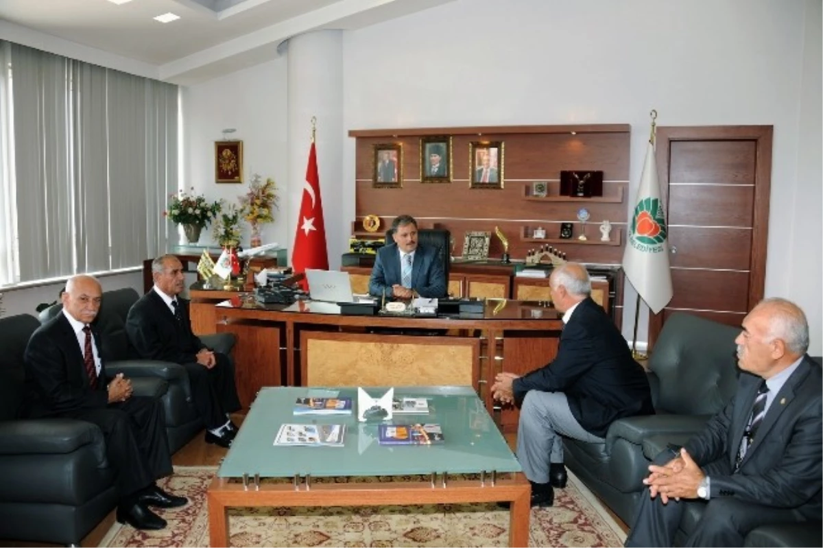 Şehit ve Gazi Derneklerinden, Belediye Başkanı Ahmet Çakır\'a Ziyaret