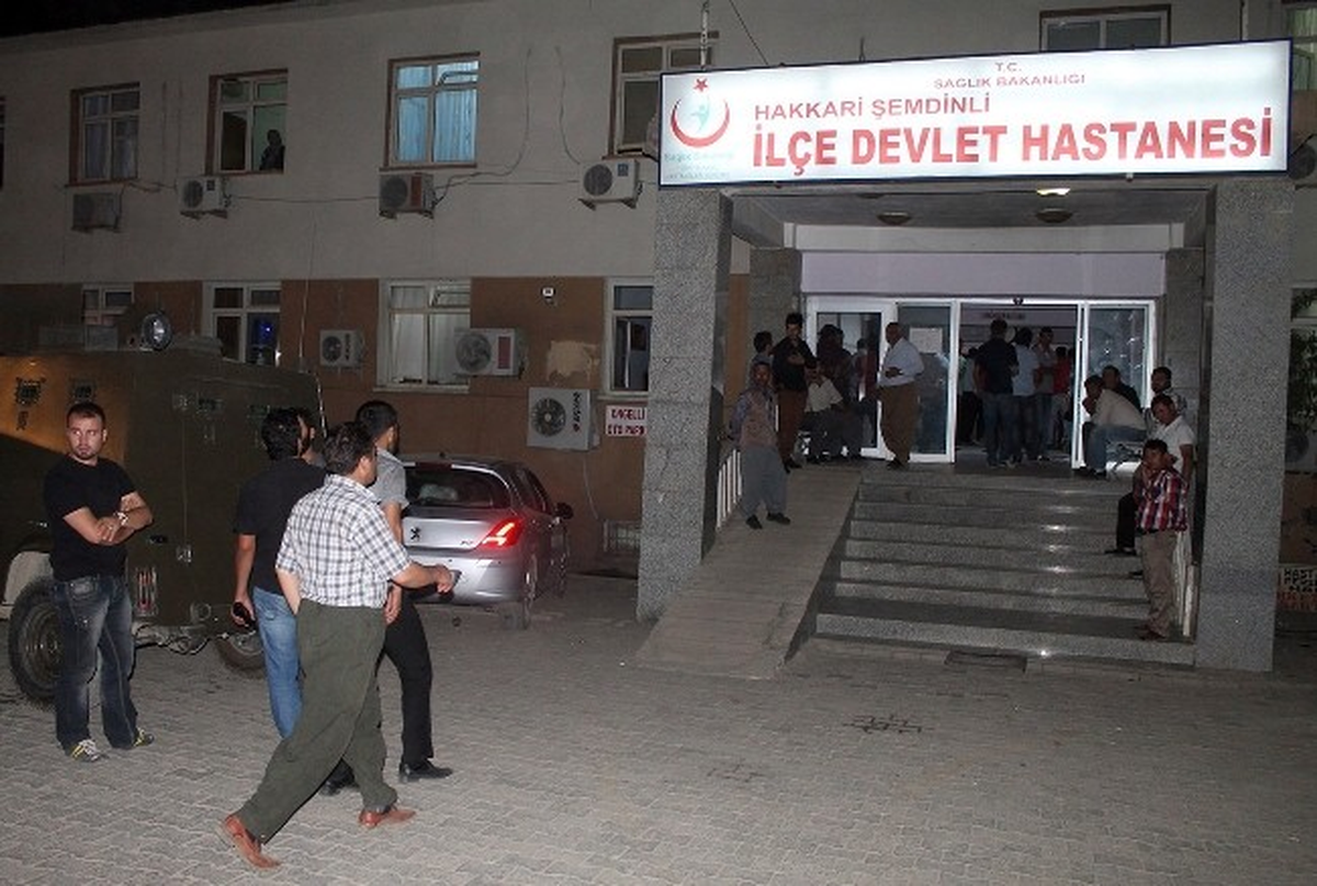 Şemdinli\'de Feci Kaza 2 Kişi Yanarak Can Verdi