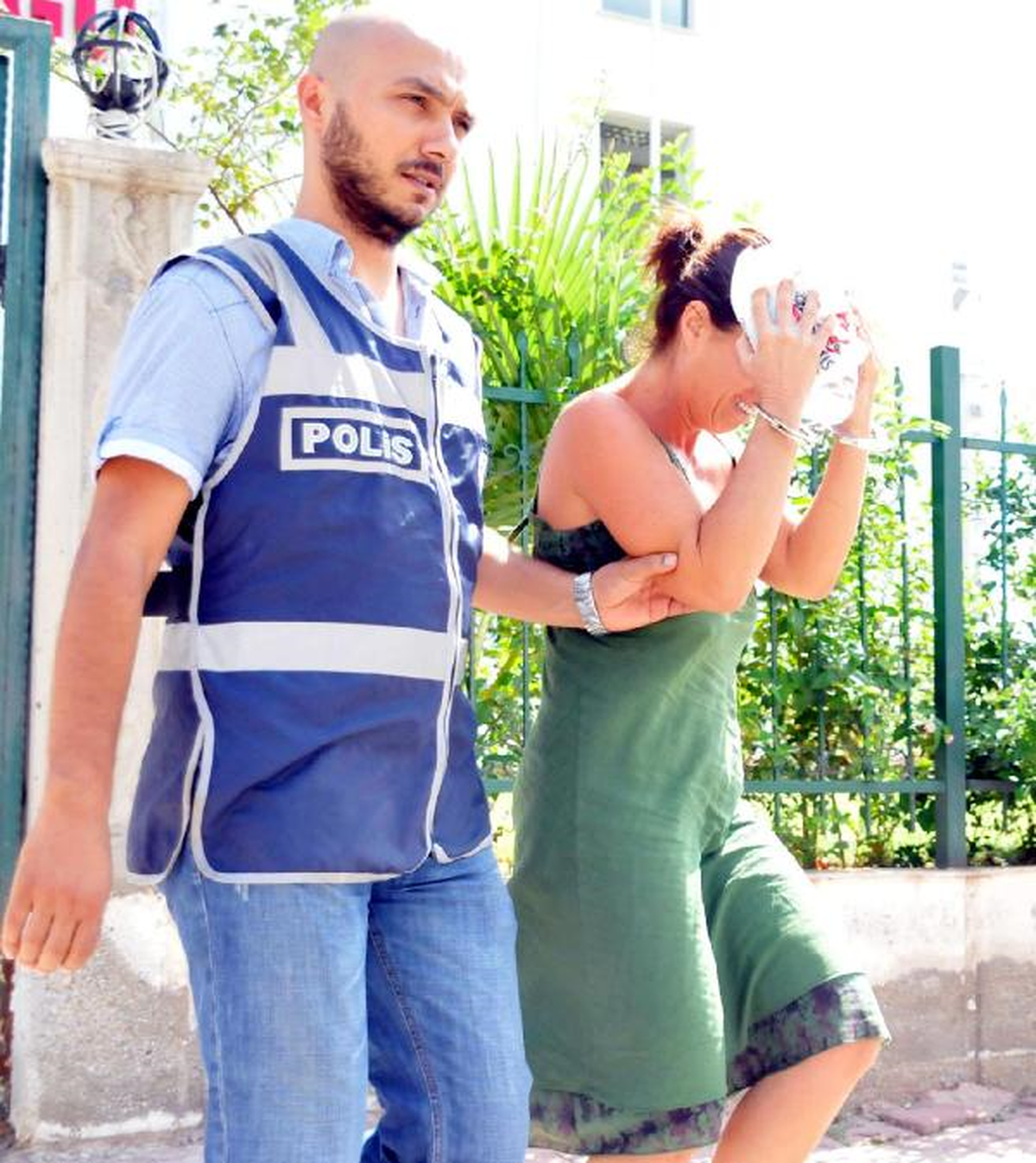 Sevgililerden Polise \'Muhabbet\' Tuzağı ile Gasp