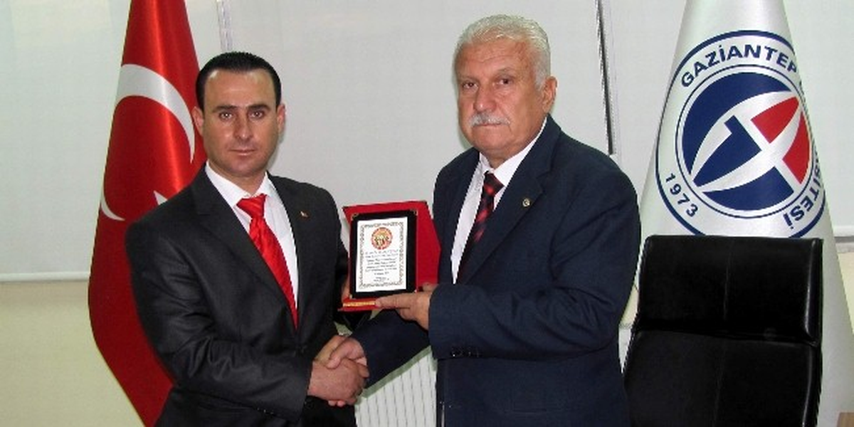 Söyler\'e Teşekkür Plaketi Verildi