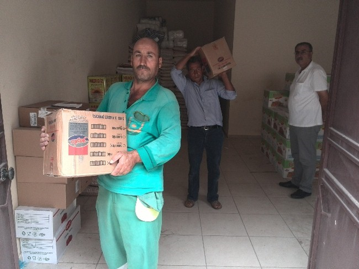 Suriye\'ye 2 Tır Yardım Malzemesi Gönderildi