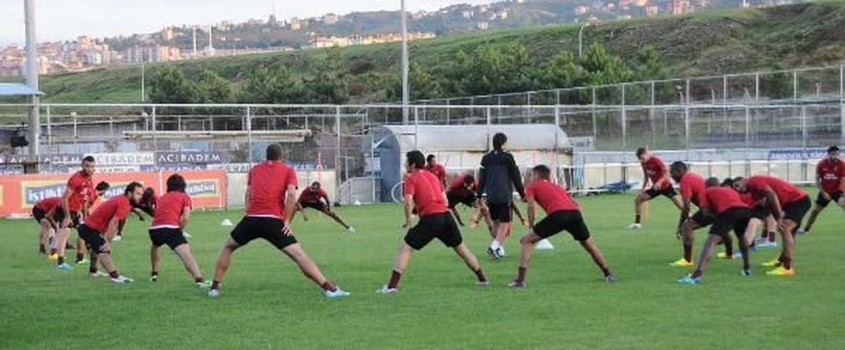 Trabzonspor Apollon Limassol Maçı İçin Güney Kıbrıs\'a Gitti