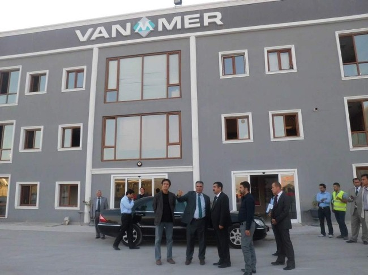Vali Doğan, Van Mermer Fabrikasında İncelemelerde Bulundu