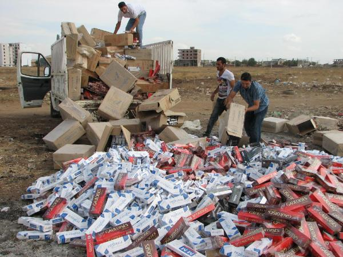 Viranşehir\'de Kaçak Sigaralar Yakılarak İmha Edildi